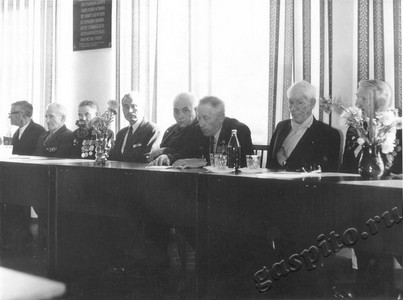 Подробнее о статье Встреча ветеранов партии, войны и труда с членами бюро Инжавинского РК КПСС, посвященная 40-летию победы в Великой Отечественной войне (Ед.хр. 3783)