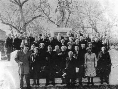 Подробнее о статье Участники встречи ветеранов партии, войны и труда, посвященной Великой Октябрьской социалистической революции (Ед.хр. 3829)