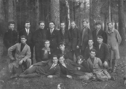 Подробнее о статье Ударная бригада монтажников, работающих на строительстве электростанции завода «Красный Боевик» (Ед.хр. 3942)