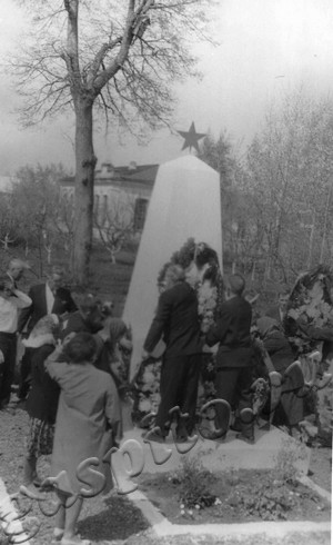 Подробнее о статье Митинг у обелиска воинам, погибшим в годы Великой Отечественной войны (Ед.хр. 4010)