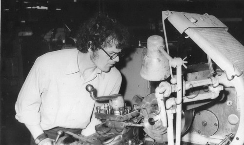 Подробнее о статье Токарь цеха № 5 завода «Прогресс» Александр Добрынин (Ед.хр. 4048)