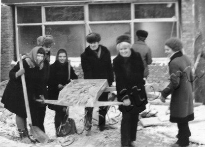 Подробнее о статье Комсомольский субботник на заводе «Прогресс» (Ед.хр. 4053)