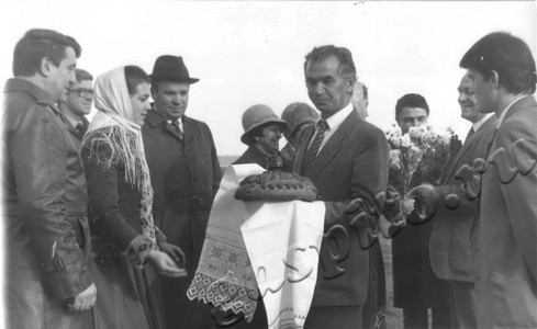 Подробнее о статье Встреча секретаря Сексардского горкома ВСРП области Толна Сайки Ласло с руководителями г.Мичуринска (Ед.хр. 4136)