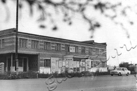 Подробнее о статье Здание центральной районной поликлиники (Ед.хр. 4172)