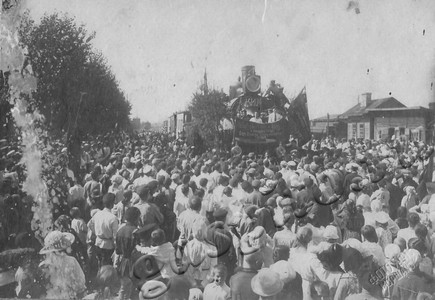 Подробнее о статье Митинг у паровоза «КИМ», отремонтированного комсомольцами ст. Моршанск во время субботника (Ед.хр. 4205)