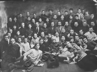 Подробнее о статье Делегаты съезда селькоров, организованного редакцией газеты «Красный звон» (Ед.хр. 4206)