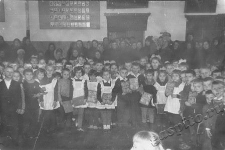 Подробнее о статье Первомайская средняя школа № 2 (Ед.хр. 4427)