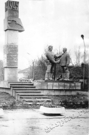 Подробнее о статье Торжественное собрание, посвященное 40-летию почина по сбору средств на танковую колонну «Тамбовский колхозник» (Ед.хр. 4451)