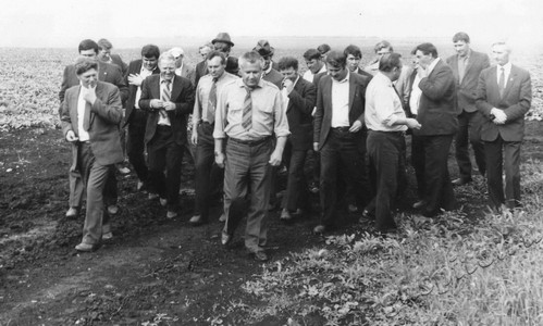 Подробнее о статье Посещение делегации Петровского района колхоза им.Калинина (Ед.хр. 4457)