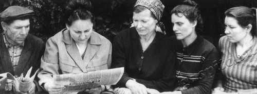 Подробнее о статье Политинформатор по вопросам экономики Володина с рабочими совхоза «Сампурский» (Ед.хр. 4591)