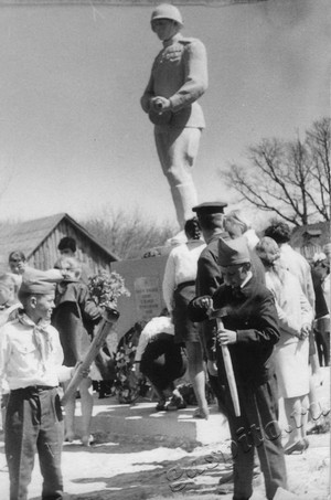 Подробнее о статье Митинг, посвященный открытию памятника воинам-землякам, погибшим в годы Великой Отечественной войны (Ед.хр. 4596)