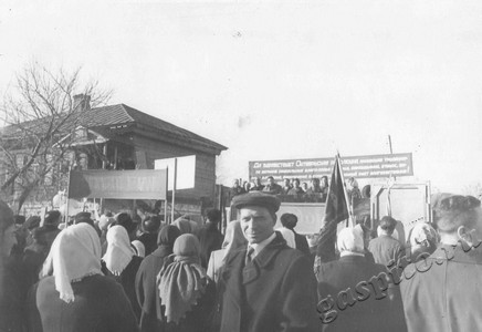 Подробнее о статье Праздник, посвященный 50-летию Великой Октябрьской социалистической революции (Ед.хр. 4651)