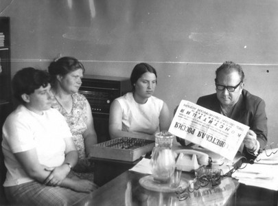 Подробнее о статье Знакомство с новой Конституцией СССР в колхозе «Завет Ильича» (Ед.хр. 4693)