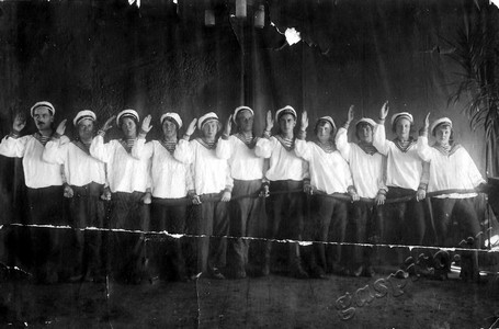 Подробнее о статье Участники художественной самодеятельности Староюрьевского махорзавода (Ед.хр. 4697)