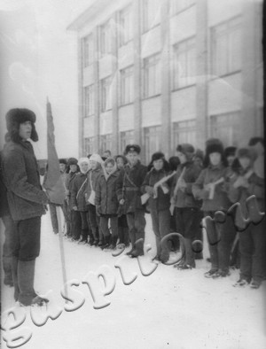 Подробнее о статье Военно-спортивная игра «Зарница» в Вишневской средней школе (Ед.хр. 4705)