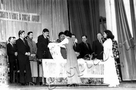 Подробнее о статье Районное совещание передовиков производства в Доме культуры госплемзавода (Ед.хр. 4723)