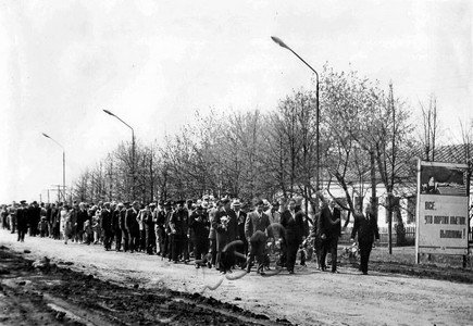 Подробнее о статье Митинг трудящихся Староюрьевского района, посвященный 35-ой годовщине победы в Великой Отечественной войне (Ед.хр. 4733)