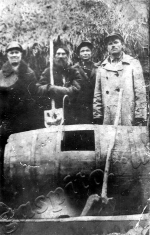 Подробнее о статье Активисты с.Черняное на изъятии хлеба у кулаков (Ед.хр. 4738)