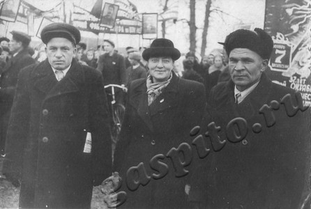 Подробнее о статье Участники демонстрации, посвященной Великой Октябрьской социалистической революции (Ед.хр. 4741)