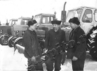 Подробнее о статье Передовые механизаторы совхоза «Новолядинский» (Ед.хр. 4798)