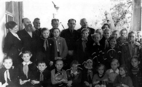 Подробнее о статье Митинг юных пионеров, посвященный 40-летию пионерской организации имени В.И.Ленина (Ед.хр. 4853)