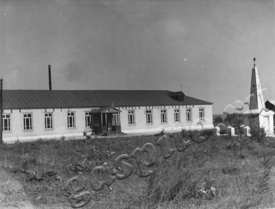 Подробнее о статье Здание средней школы колхоза «Парижская коммуна» (Ед.хр. 4872)