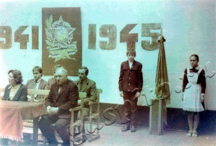 Подробнее о статье Акция «Равнение на знамена Победы», посвященная 40-летию победы над фашистской Германией (Ед.хр. 4989)