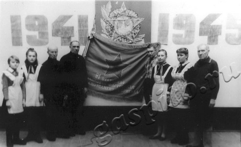 Подробнее о статье Акция «Равнение на знамена Победы», посвященная 40-летию победы над фашистской Германией (Ед.хр. 4990)