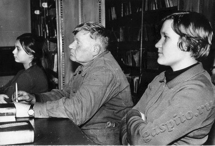 Подробнее о статье Занятие в сети комсомольского просвещения навстречу 100-летия со дня рождения В.И.Ленина в Жердевском районе (Ед.хр. 3705)