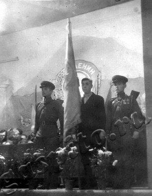 Подробнее о статье Торжественный пленум Ленинского РК  ВЛКСМ. Почетный караул у знамени (Ед.хр. 5042)