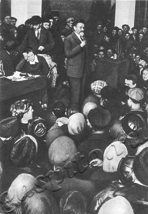 Подробнее о статье Фотодокументы к выставке, посвященной 90-летию со дня рождения М.И.Калинина (Ед.хр. 5058)