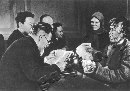 Подробнее о статье Фотодокументы к выставке, посвященной 90-летию со дня рождения М.И.Калинина (Ед.хр. 5062)