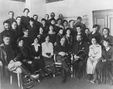 Подробнее о статье Фотодокументы в помощь организаторам Ленинской комнаты в школе (Ед.хр. 5106)