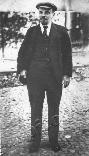 Подробнее о статье Фотодокументы в помощь организаторам Ленинской комнаты в школе (Ед.хр. 5108)