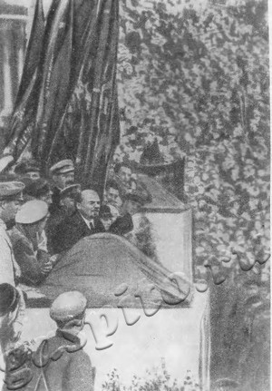 Подробнее о статье Фотодокументы в помощь организаторам Ленинской комнаты в школе (Ед.хр. 5117)