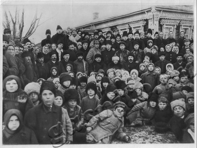 Подробнее о статье Фотодокументы в помощь организаторам Ленинской комнаты в школе (Ед.хр. 5122)