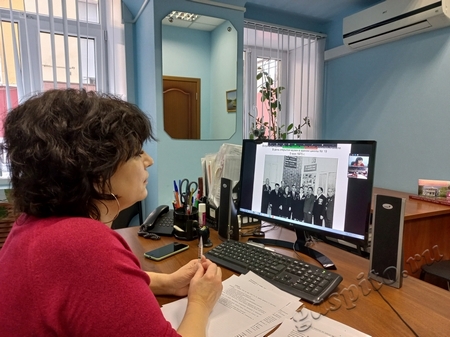Подробнее о статье Архивисты ГАСПИТО провели урок на тему «Рожденная на тамбовской земле» для учащихся МАОУ «Гимназия № 12 имени Г.Р. Державина» г. Тамбова