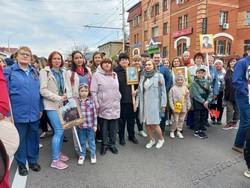 Подробнее о статье Архивисты ГАСПИТО приняли участие в шествии «Бессмертный полк»