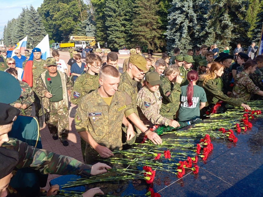 Подробнее о статье Представляем поисково-исследовательские работы участников межрегиональной конференции: «Историческая память Великой Победы: люди и подвиги» в рамках проекта «За строкой Книги Памяти», реализуемого при поддержке Фонда президентских грантов