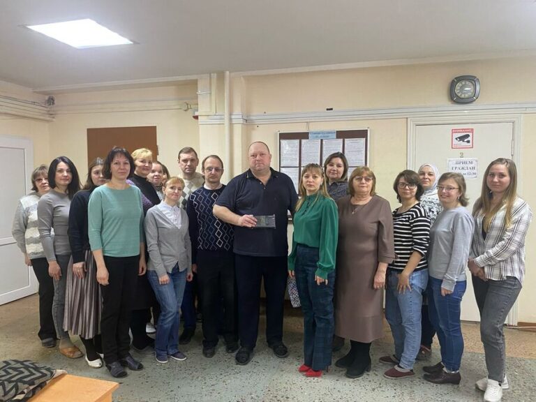 Подробнее о статье Трудовой коллектив ГАСПИТО поздравил коллег-мужчин с Днем защитника Отечества